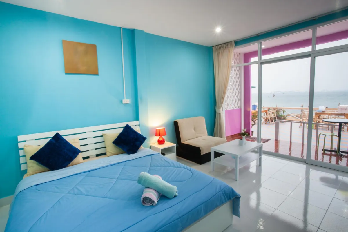 Comfortable Room with En-Suite Bathroom